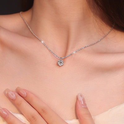 Women's Moissanite Single Diamond Necklace